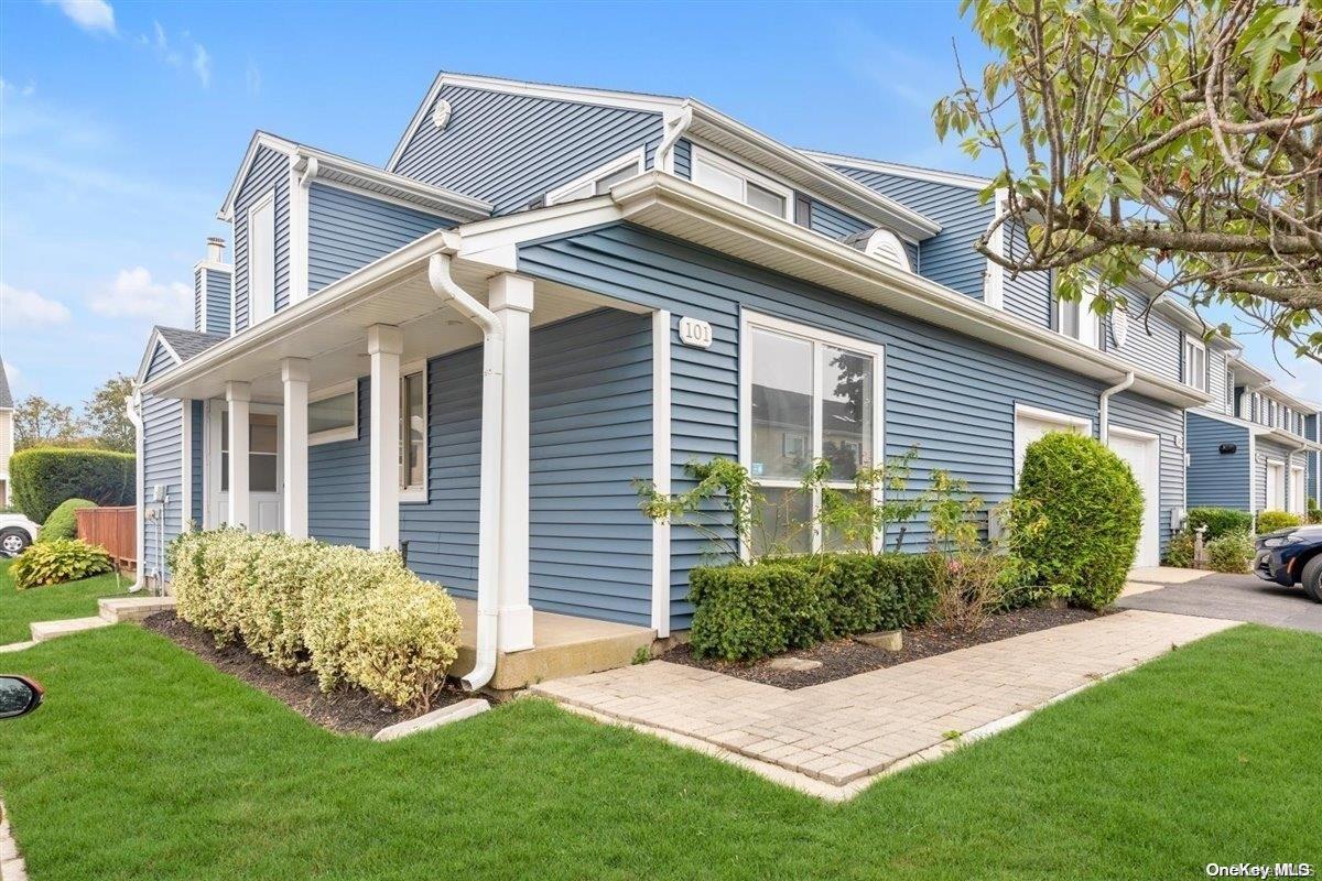 100 Baker Court # 101, Island Park, NY 11558