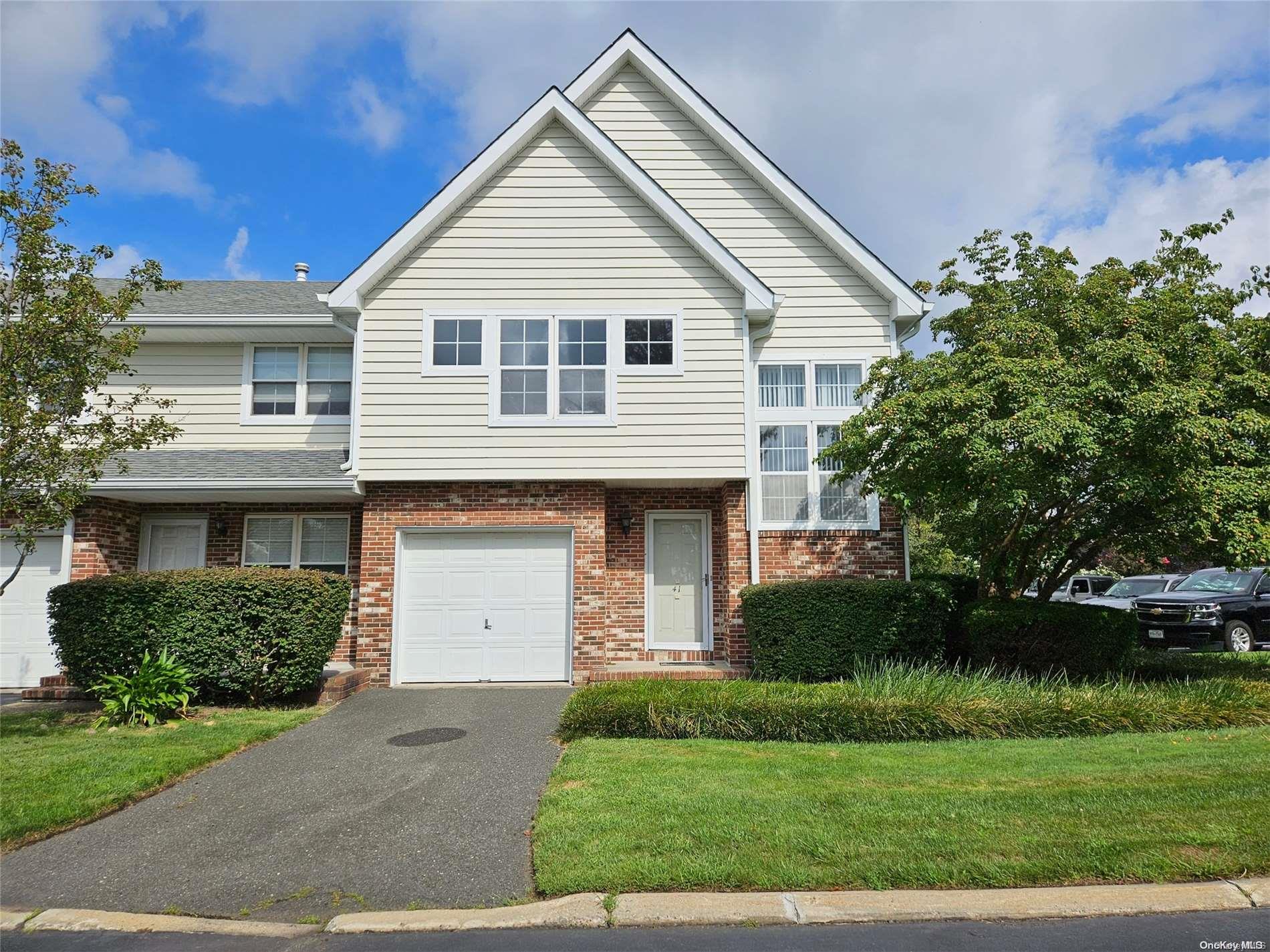 41 Maple Wing Boulevard, Central Islip, NY 11722