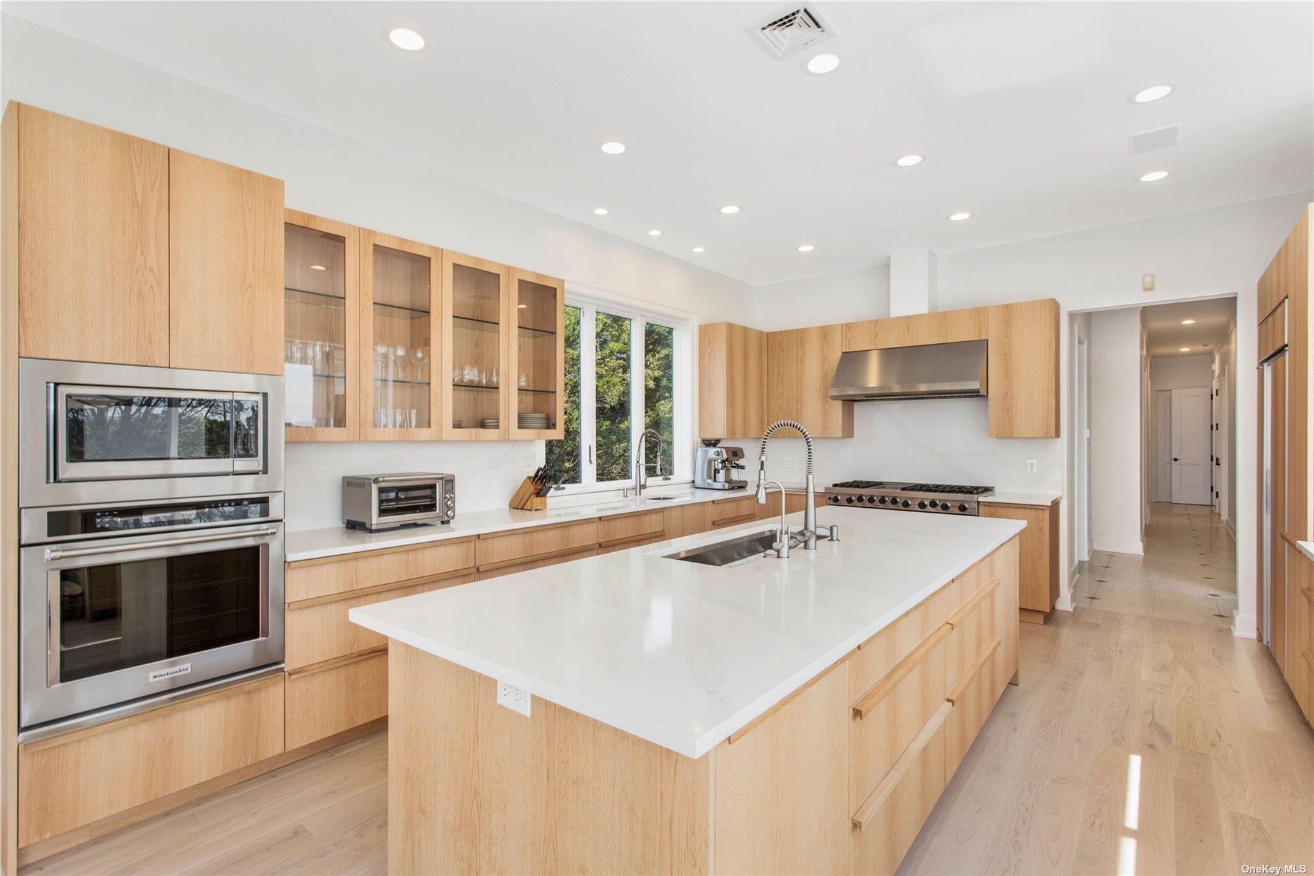 157 Dune Road, Quogue, NY 11959