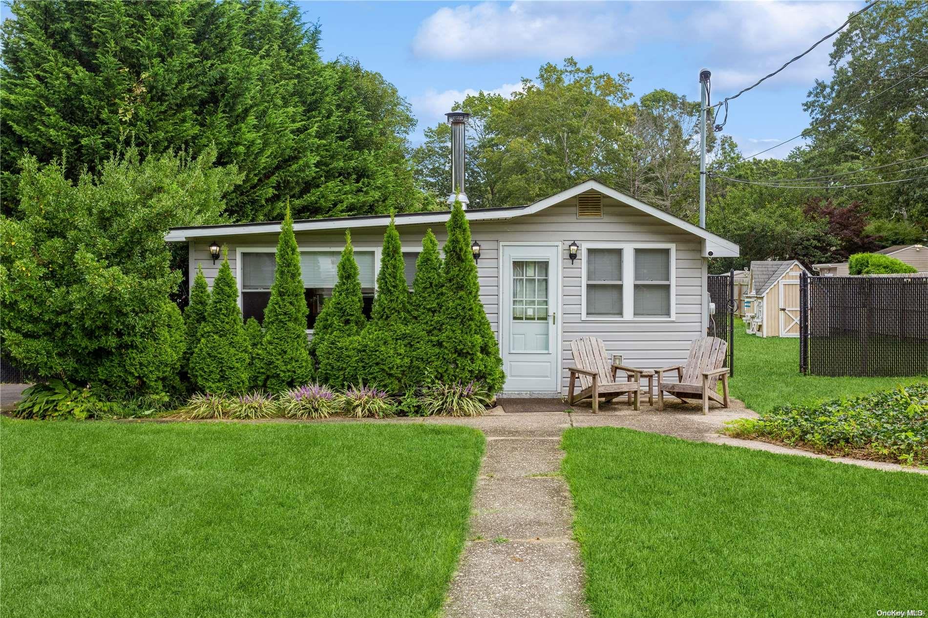 400 West End Avenue, Shirley, NY 11967