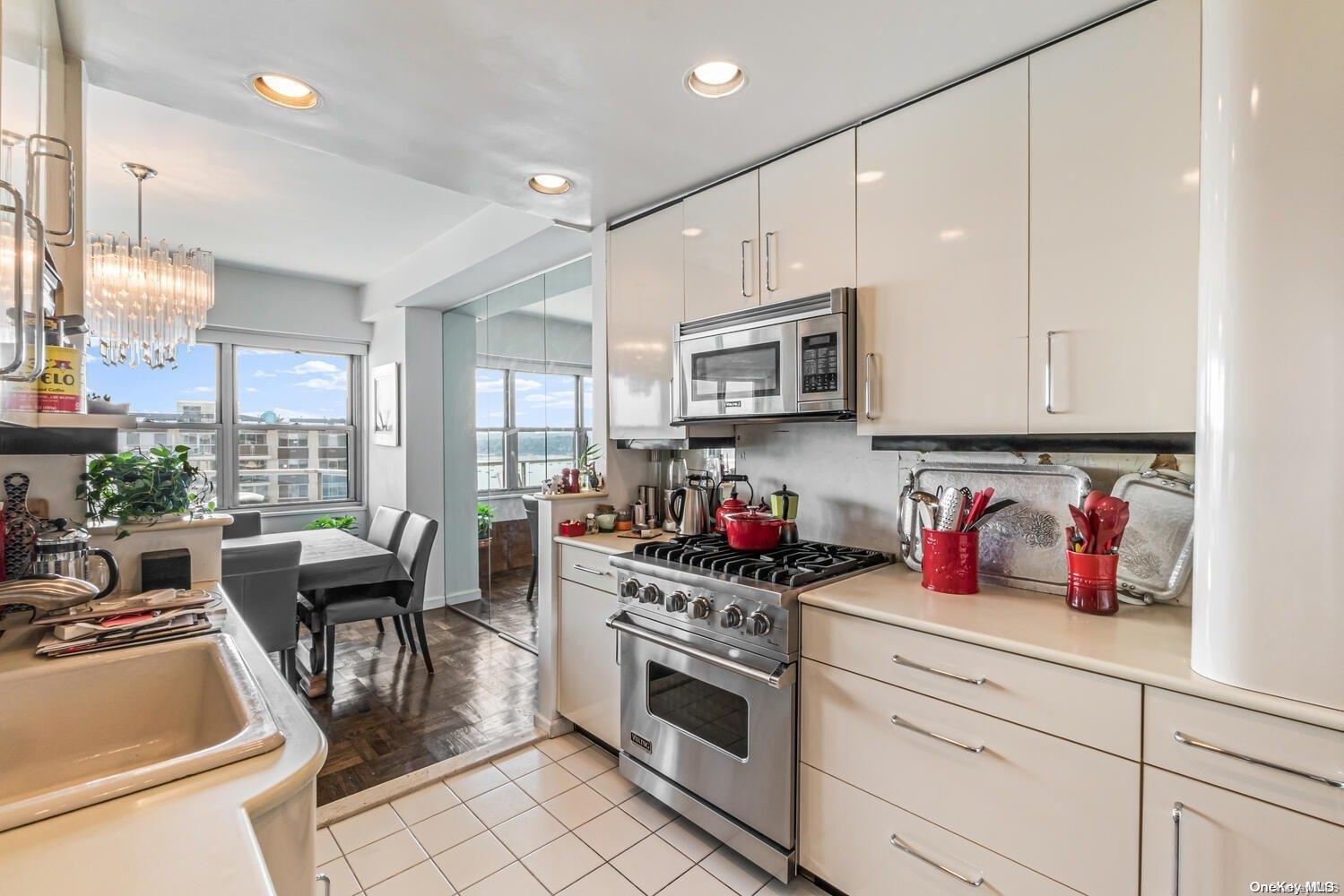 18-05 215th Street # 17M, Bayside, NY 11360