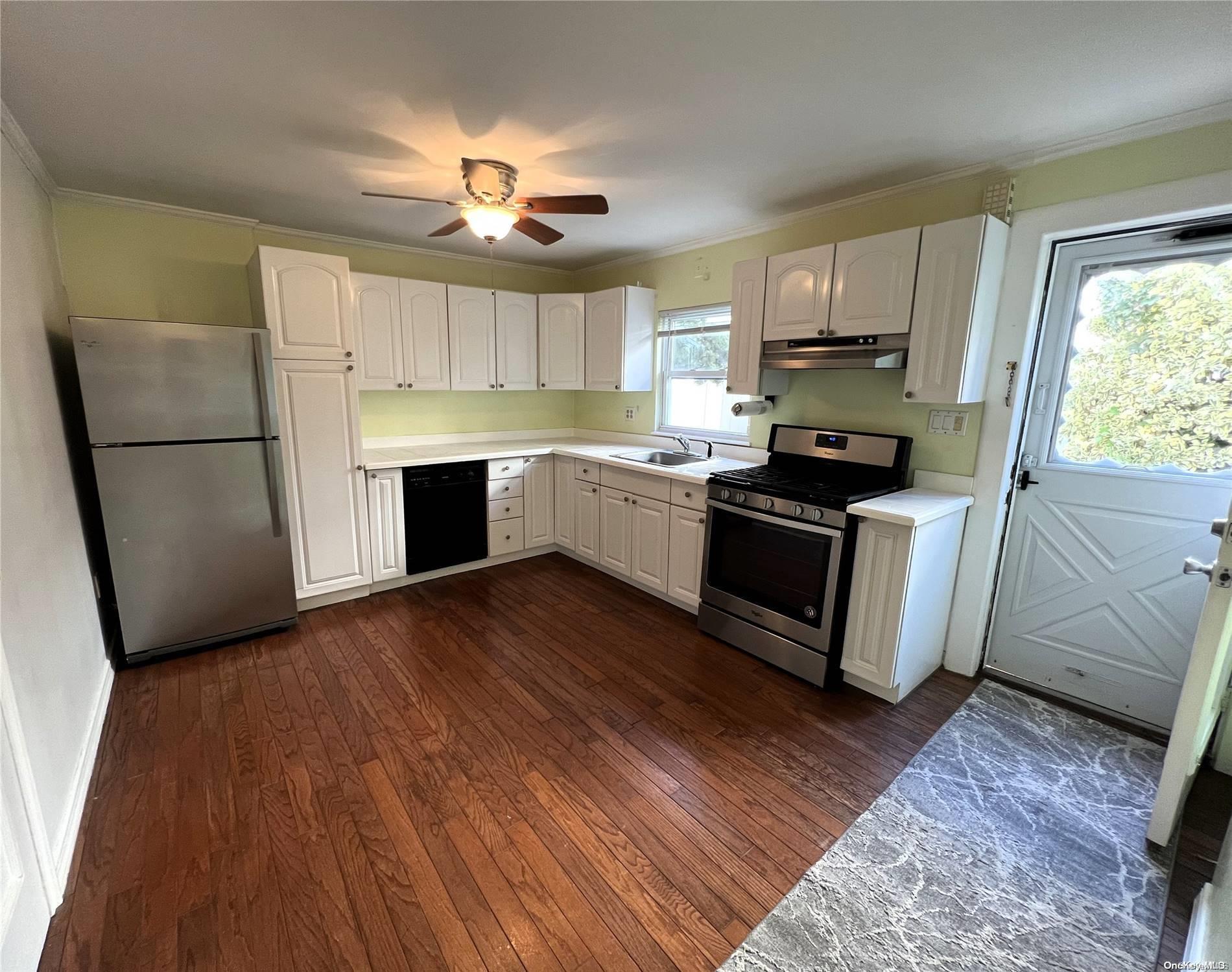 520 E Chester Street # 1st fl, Long Beach, NY 11561