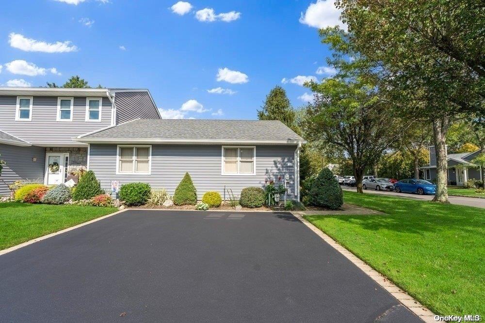 150 Kimberly Court # ., North Babylon, NY 11703