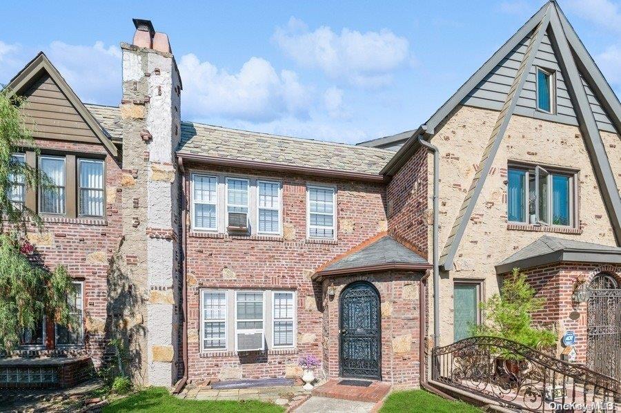 89-17 63rd Avenue, Rego Park, NY 11374