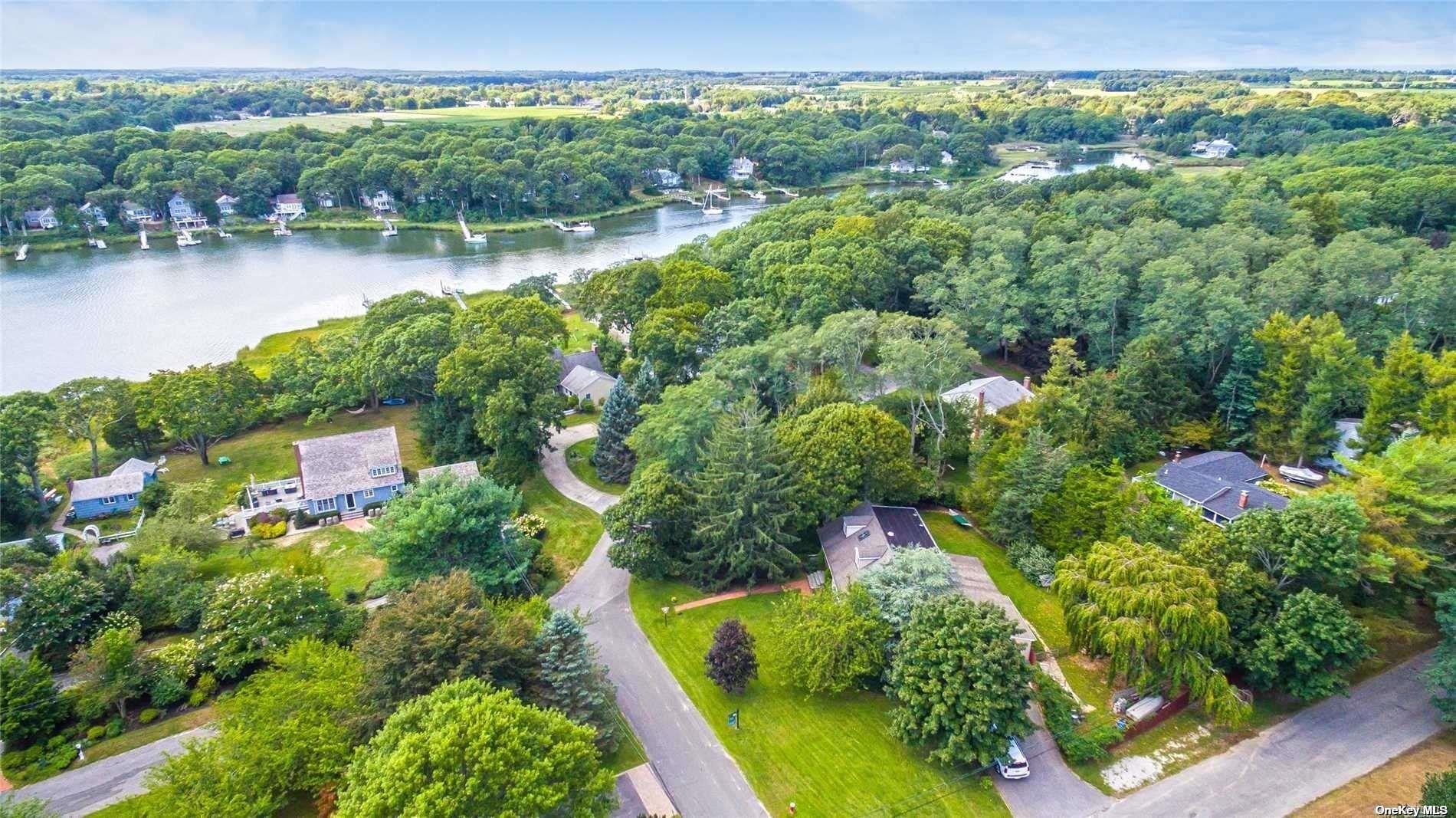 25 Moose Trail, Cutchogue, NY 11935