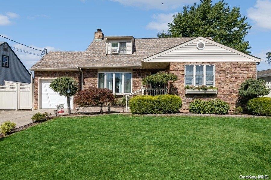 22 Birchfield Avenue, Babylon, NY 11702