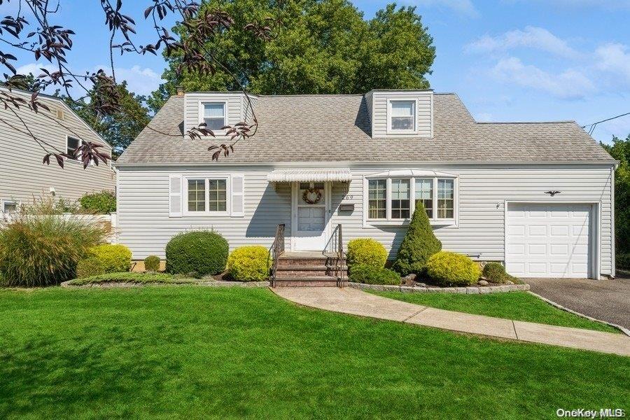 269 N Suffolk Avenue, Massapequa 11758