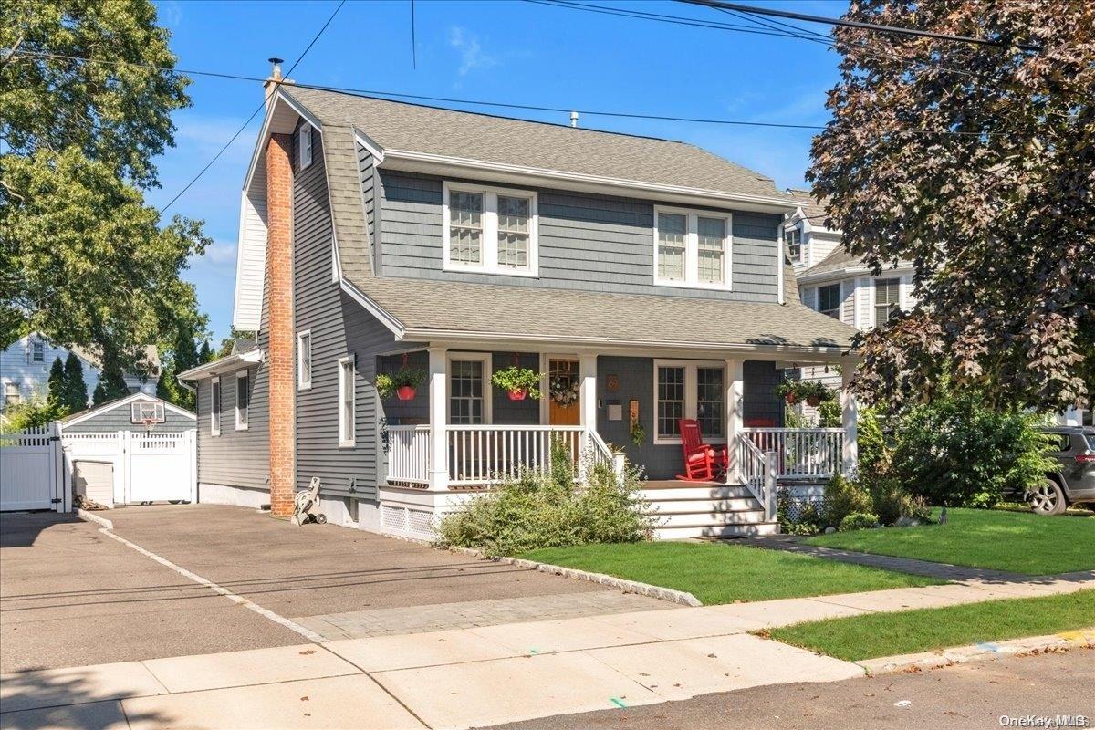 69 Raymond Street, Rockville Centre, NY 11570