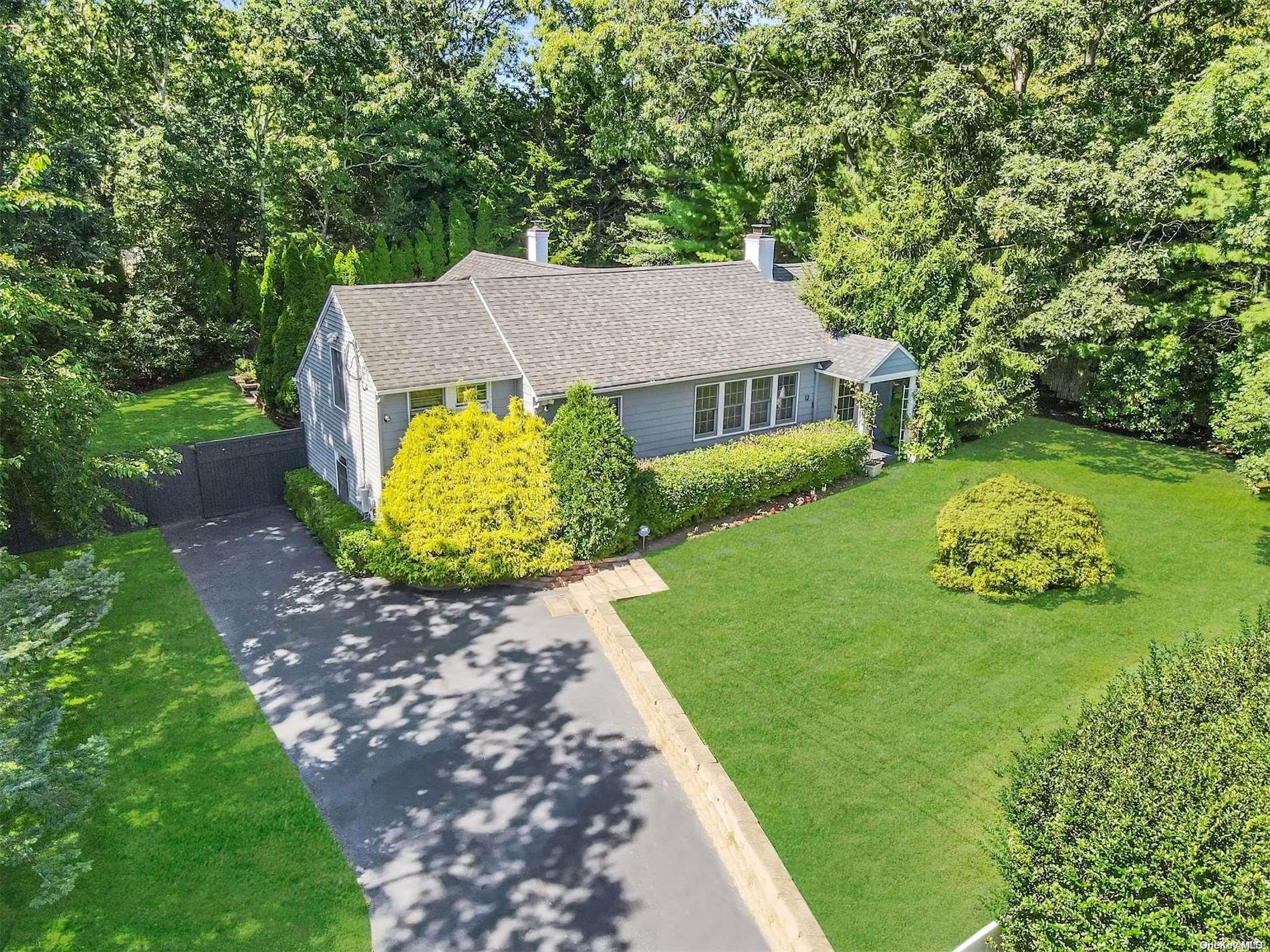 12 Lynn Avenue, Hampton Bays, NY 11946