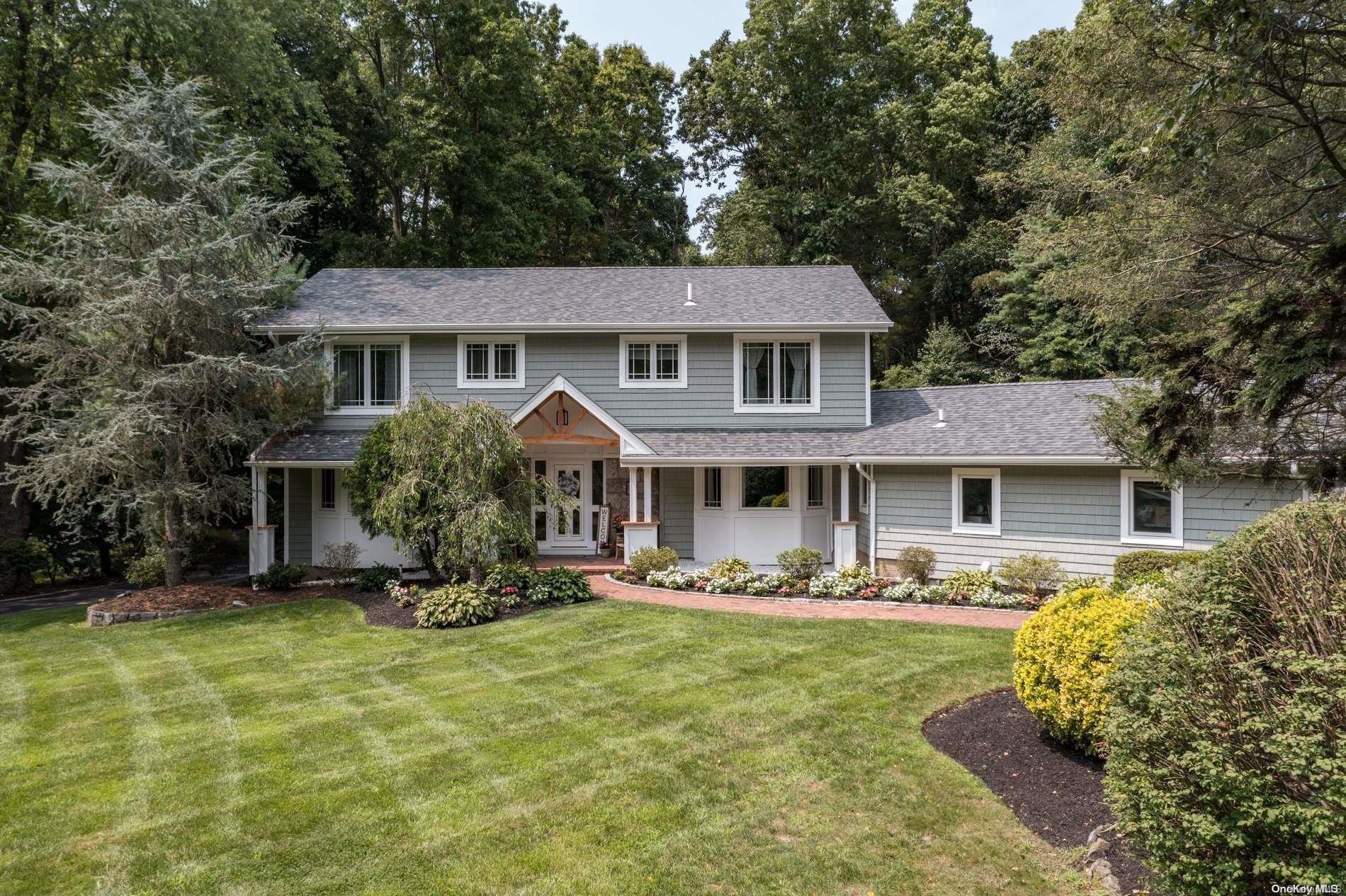 16 Stonywell Court, Dix Hills, NY 11746