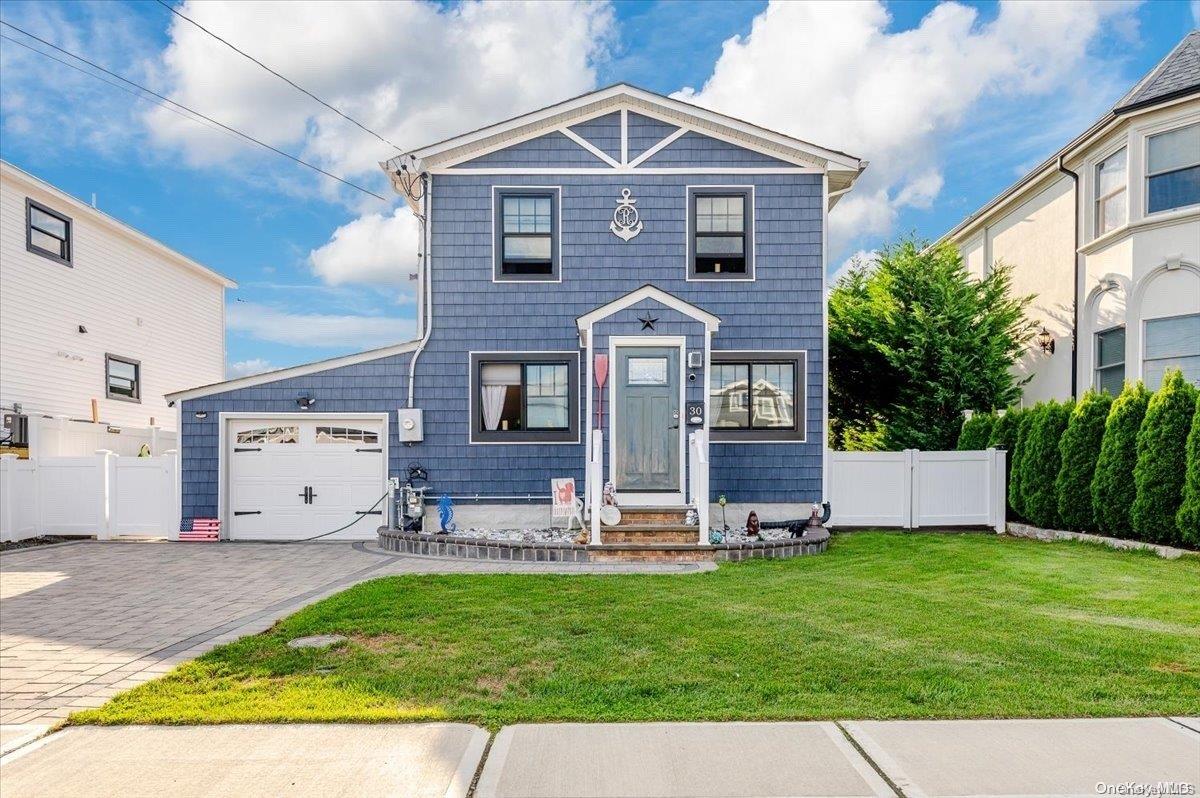 30 Division Avenue, Massapequa, NY 11758