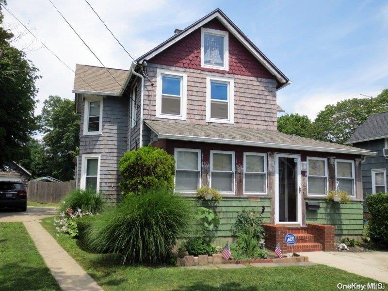 53 Arnold Avenue, West Babylon, NY 11704