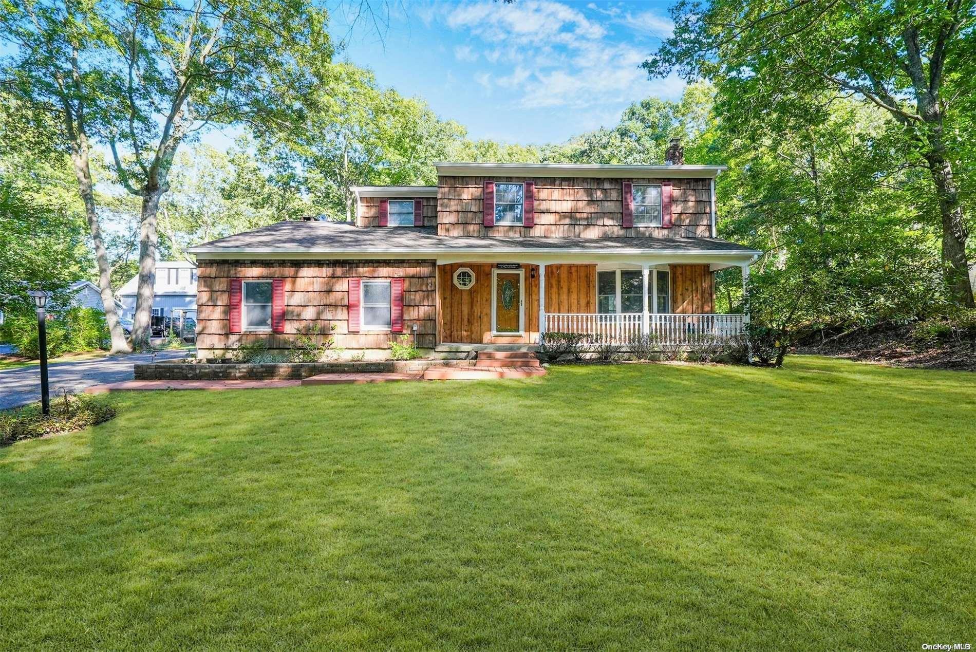 11 Woodville Road, Shoreham, NY 11786