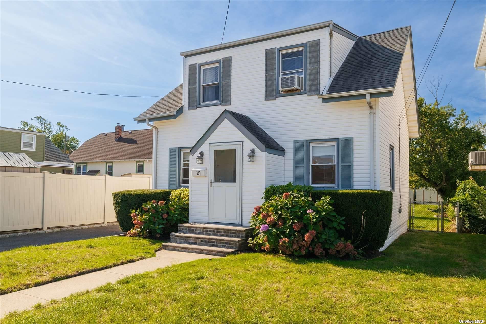 15 Dart Street, East Rockaway, NY 11518