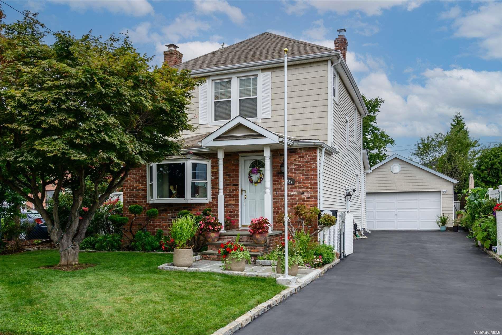 461 Mineola Avenue, Carle Place, NY 11514