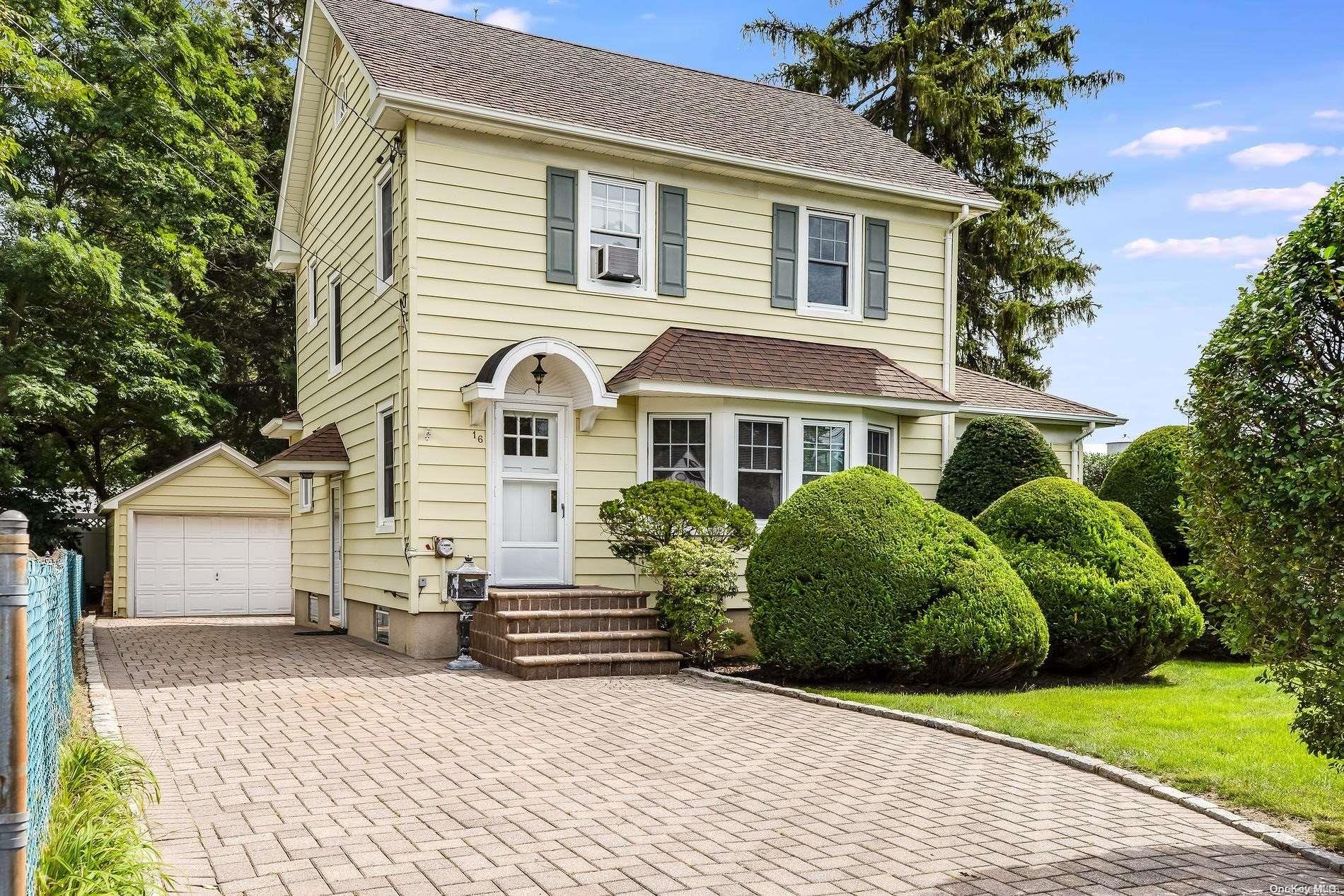 16 Meridian Avenue, Kings Park, NY 11754