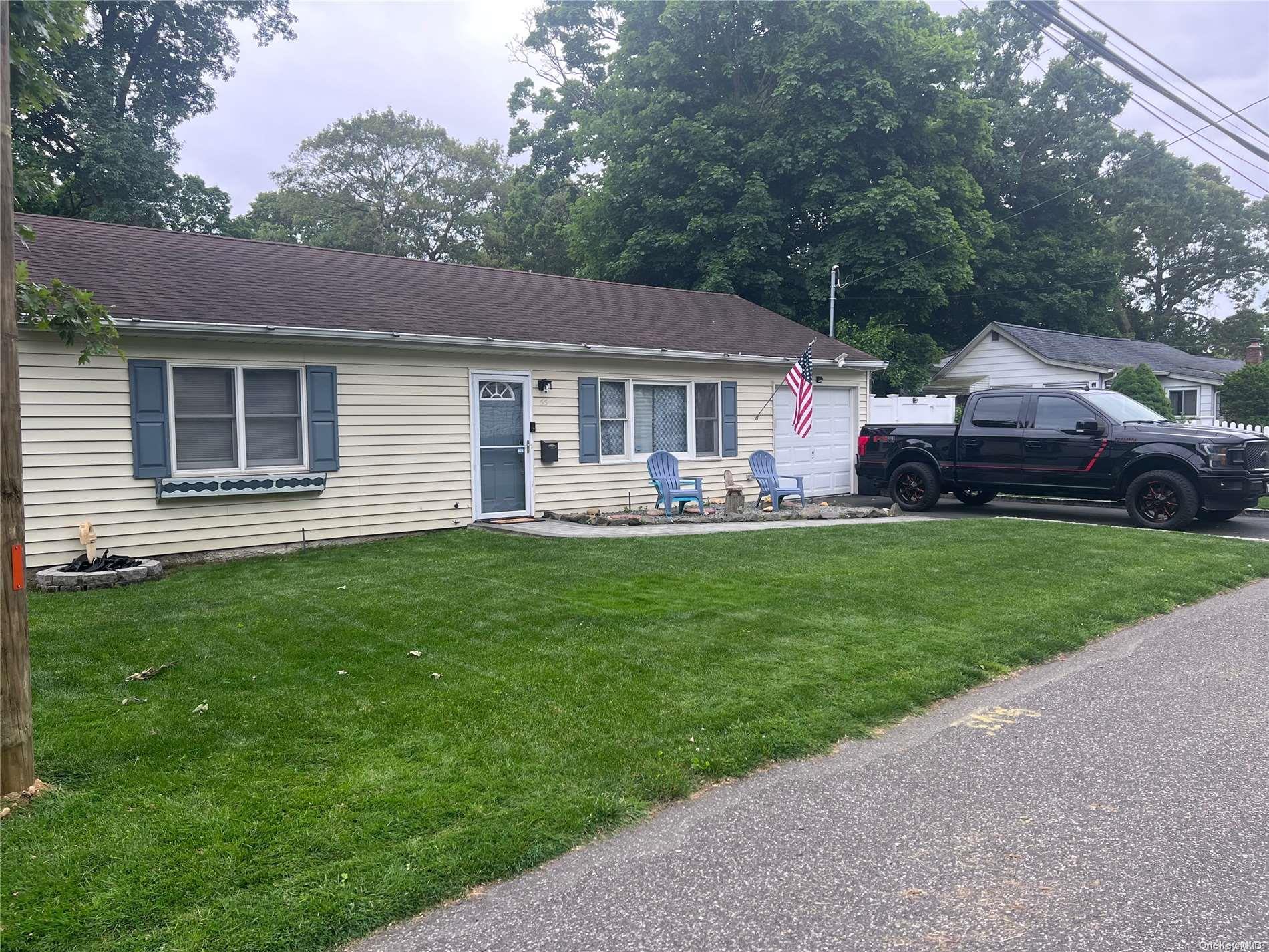 55 Blythe Road, Ronkonkoma, NY 11779