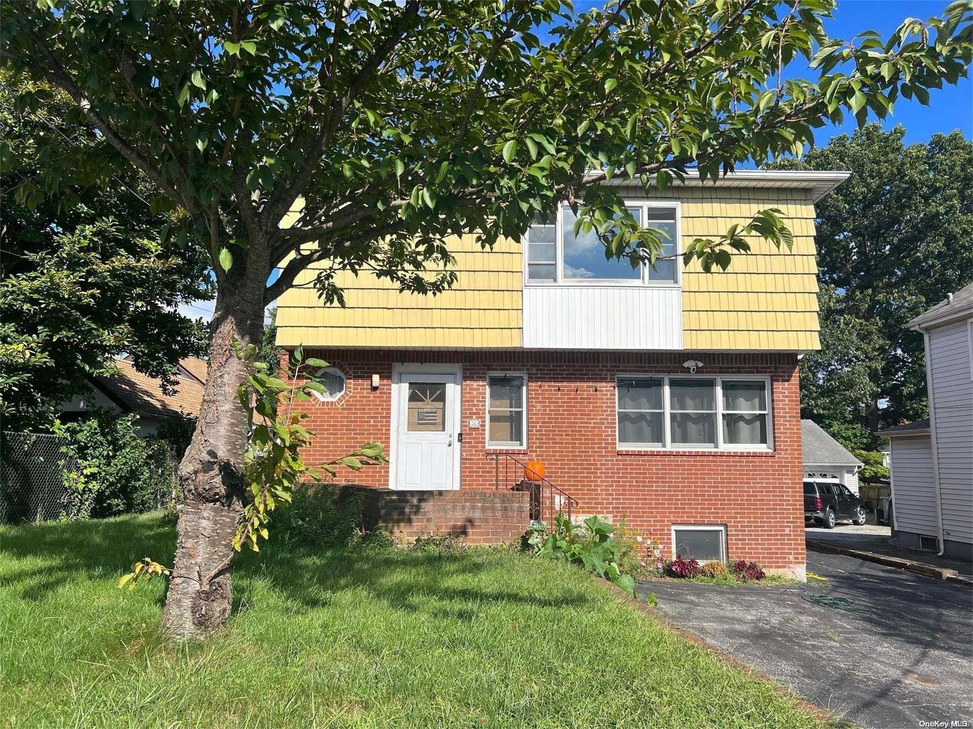 36 10th Street, Locust Valley, NY 11560