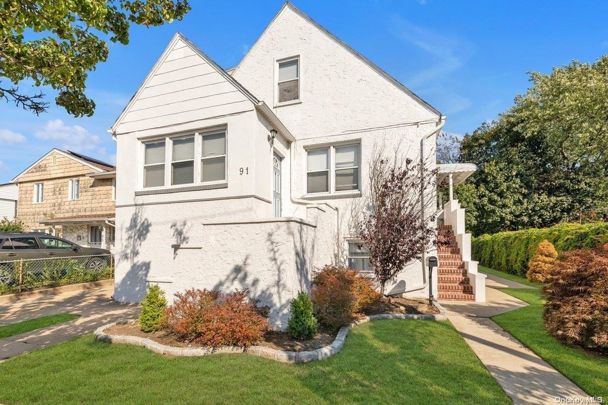 91 Ostend Road, Island Park, NY 11558