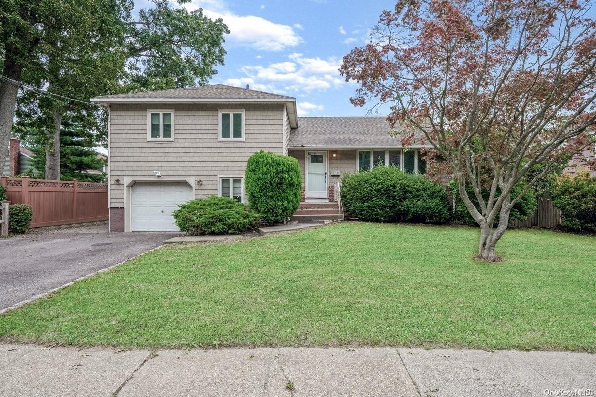 442 Unqua Road, Massapequa, NY 11758