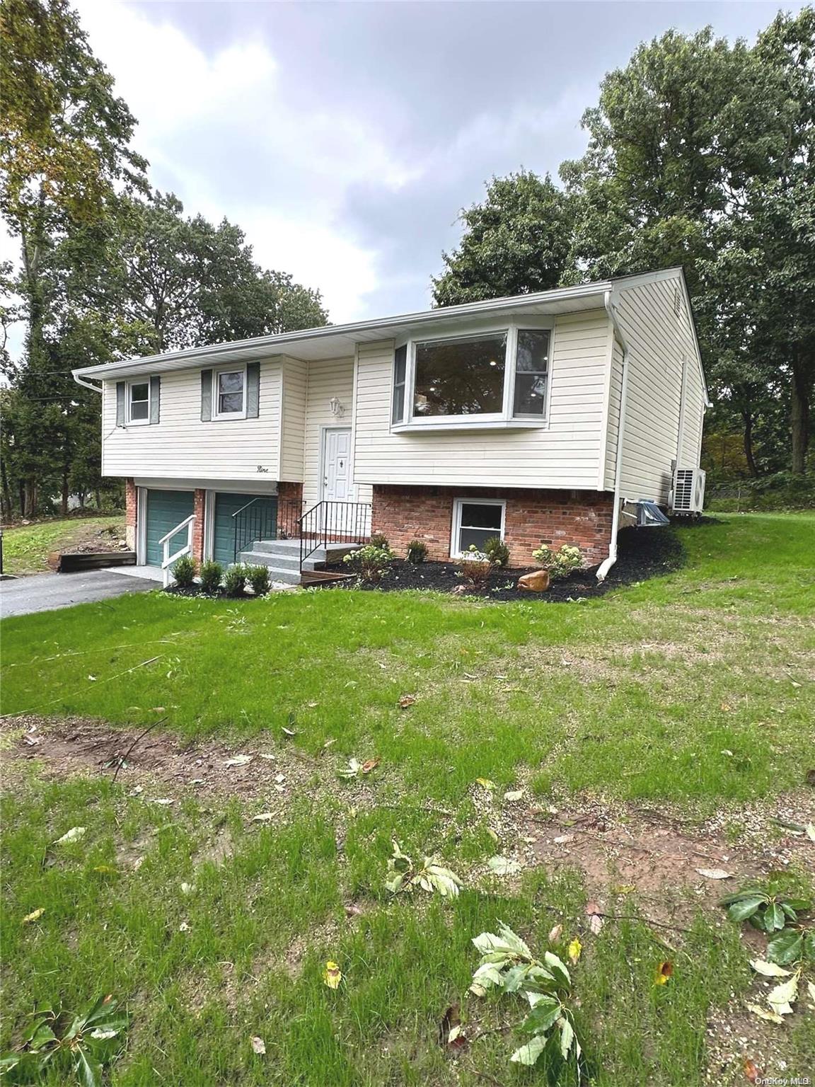 9 Hilden Street, Kings Park, NY 11754