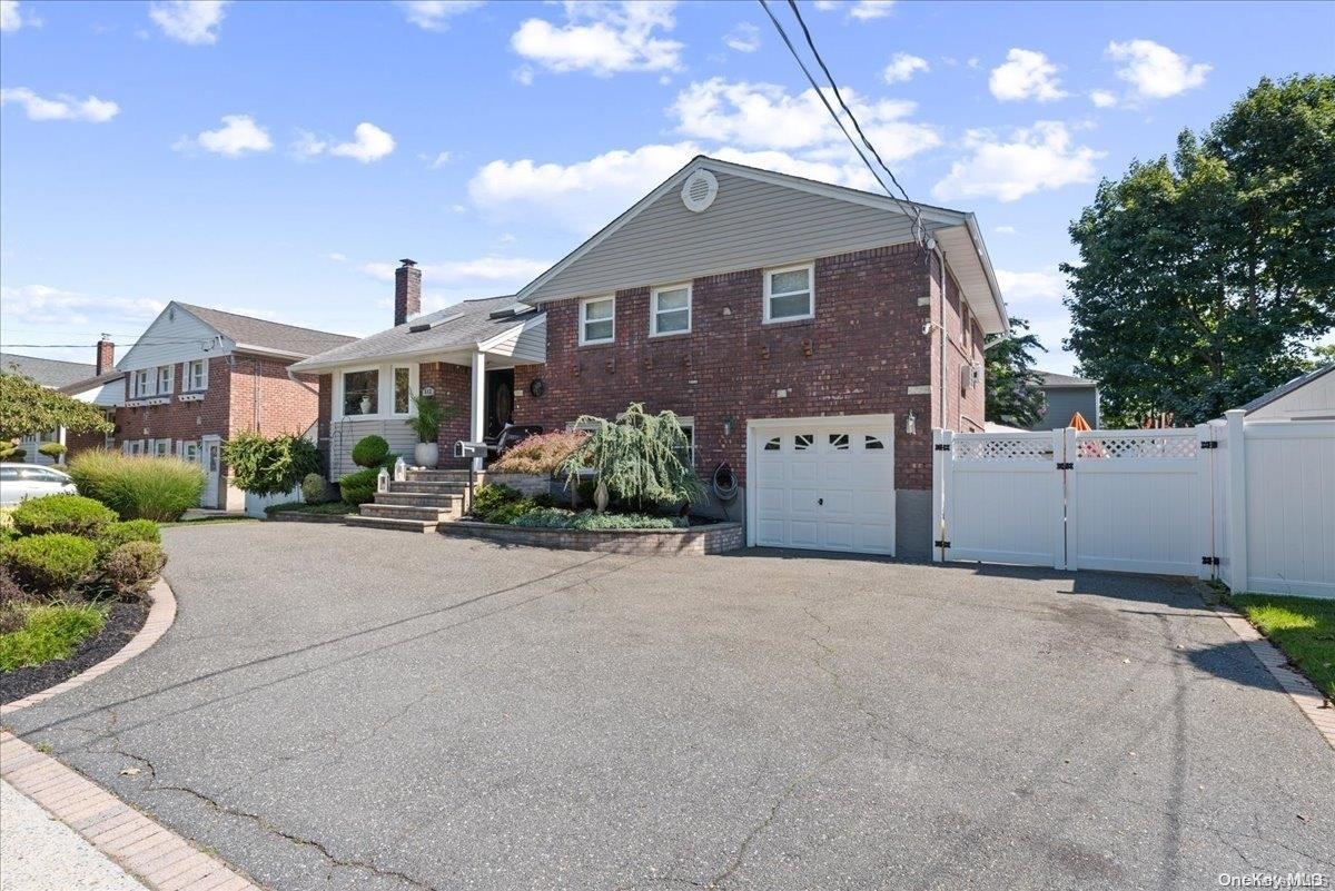 512 Unqua Road, Massapequa, NY 11758