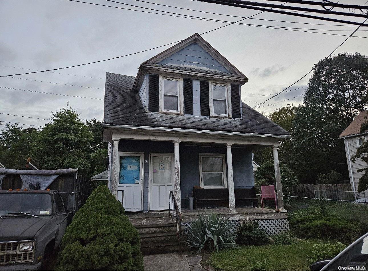 94 Kraemer Street, Hicksville, NY 11801