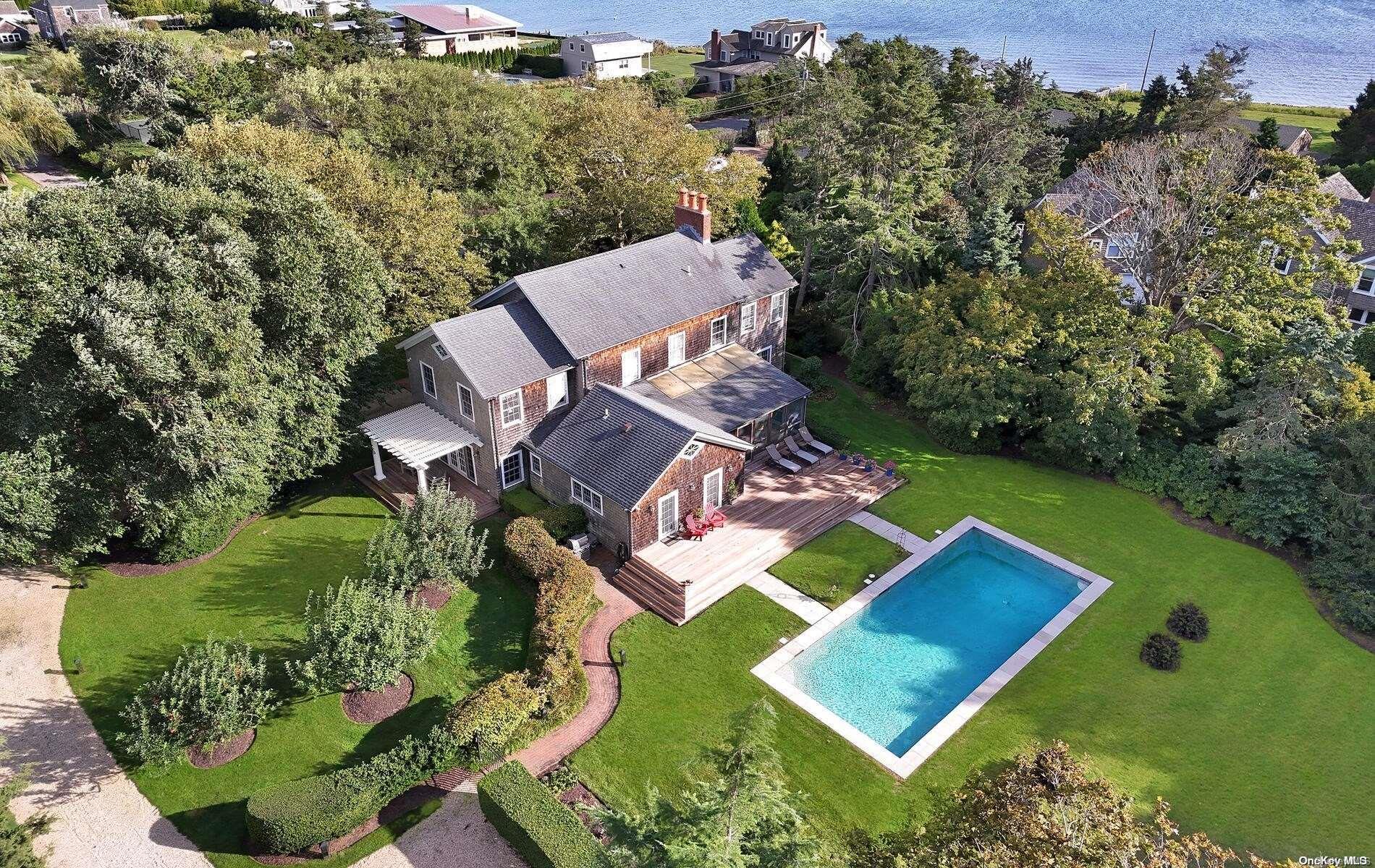 40 Thorn Hedge Road, Bellport Village, NY 11713