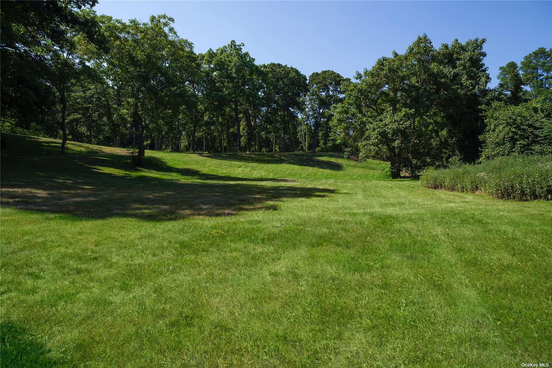 8 Spring Hill Lane, Old Westbury, NY 11568