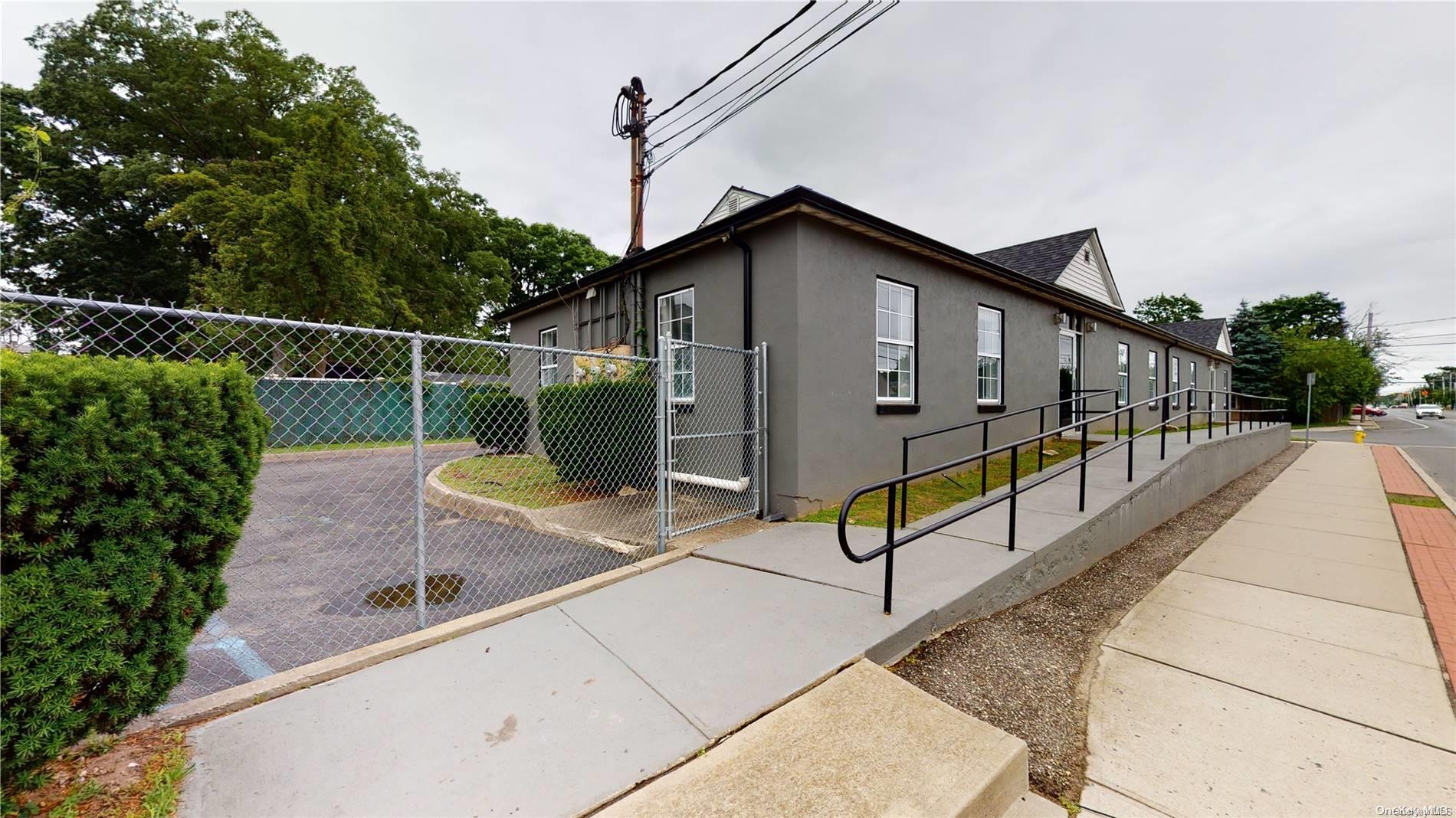 207 Bay Shore Road, Deer Park, NY 11729