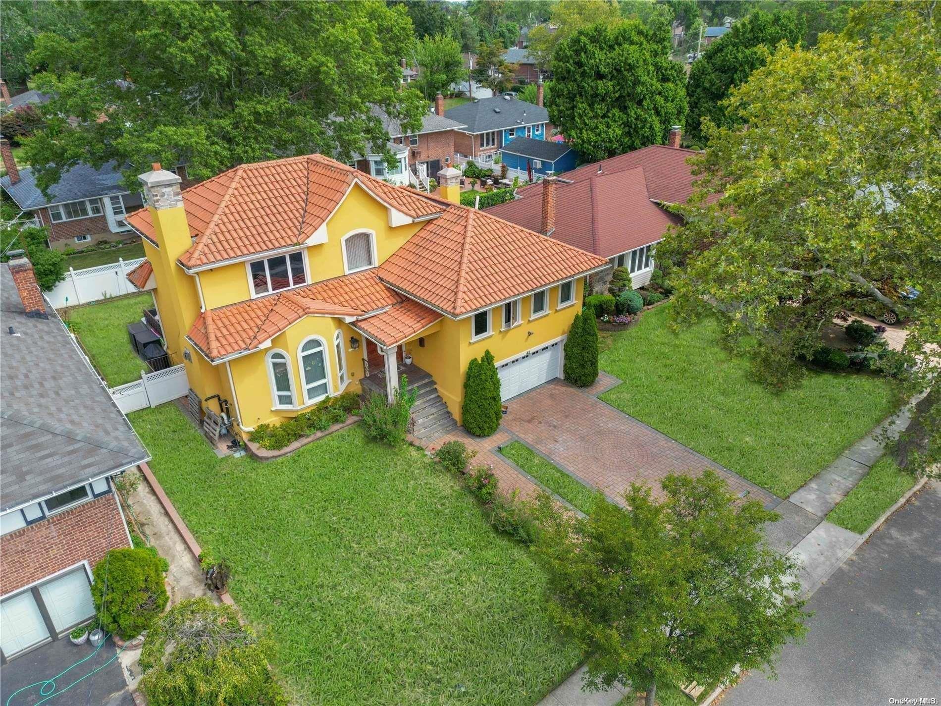 43 Cedar Road, Westbury, NY 11590