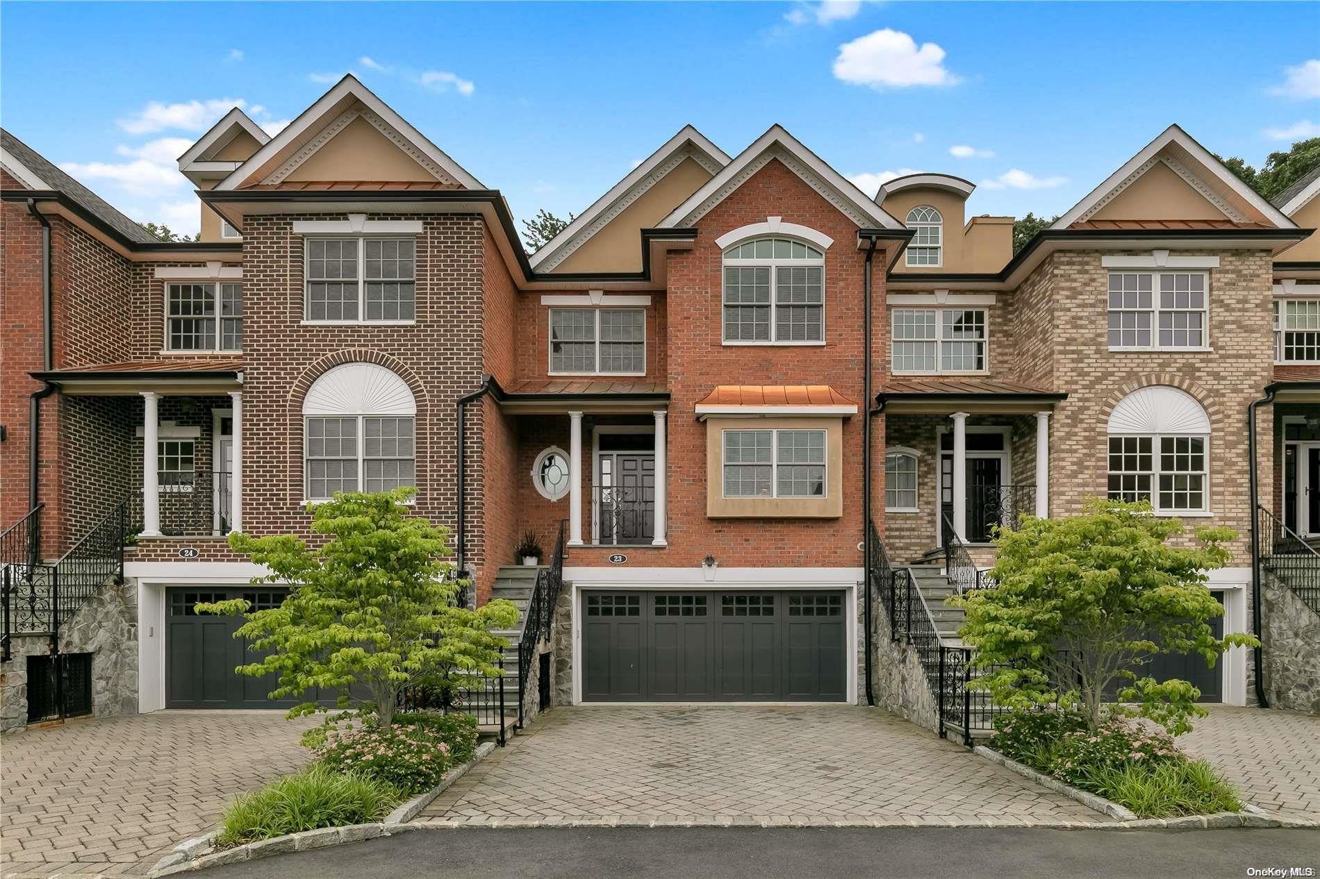 23 The Preserve # 23, Woodbury, NY 11797