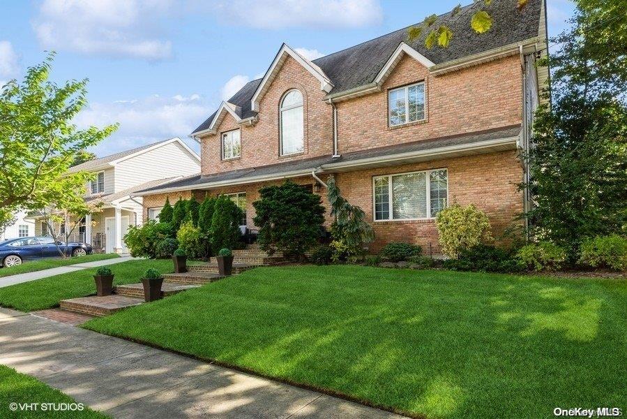 555 Oak Drive, Far Rockaway, NY 11691