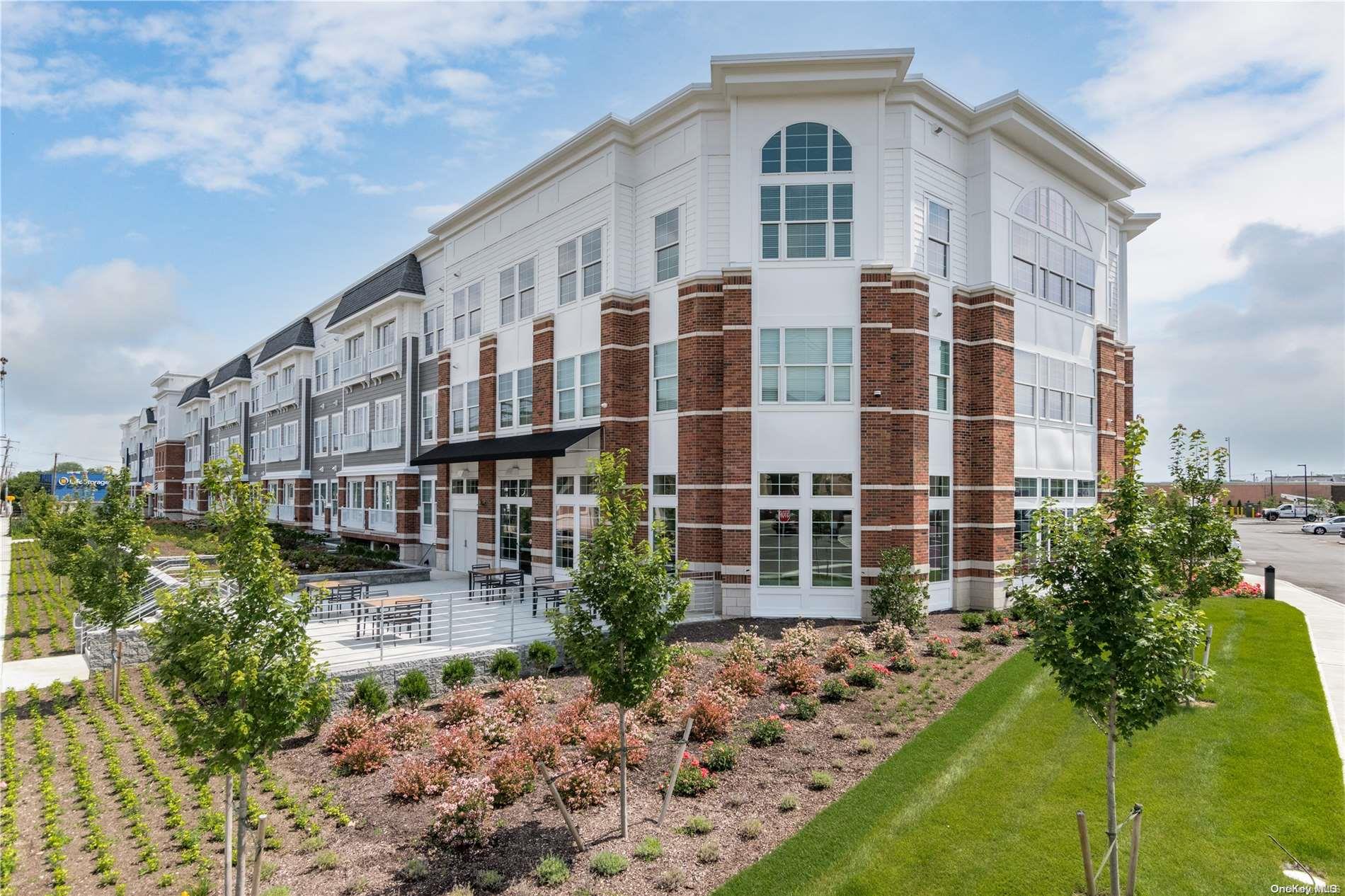 75 E Hoffman Avenue # 1010, Lindenhurst, NY 11757