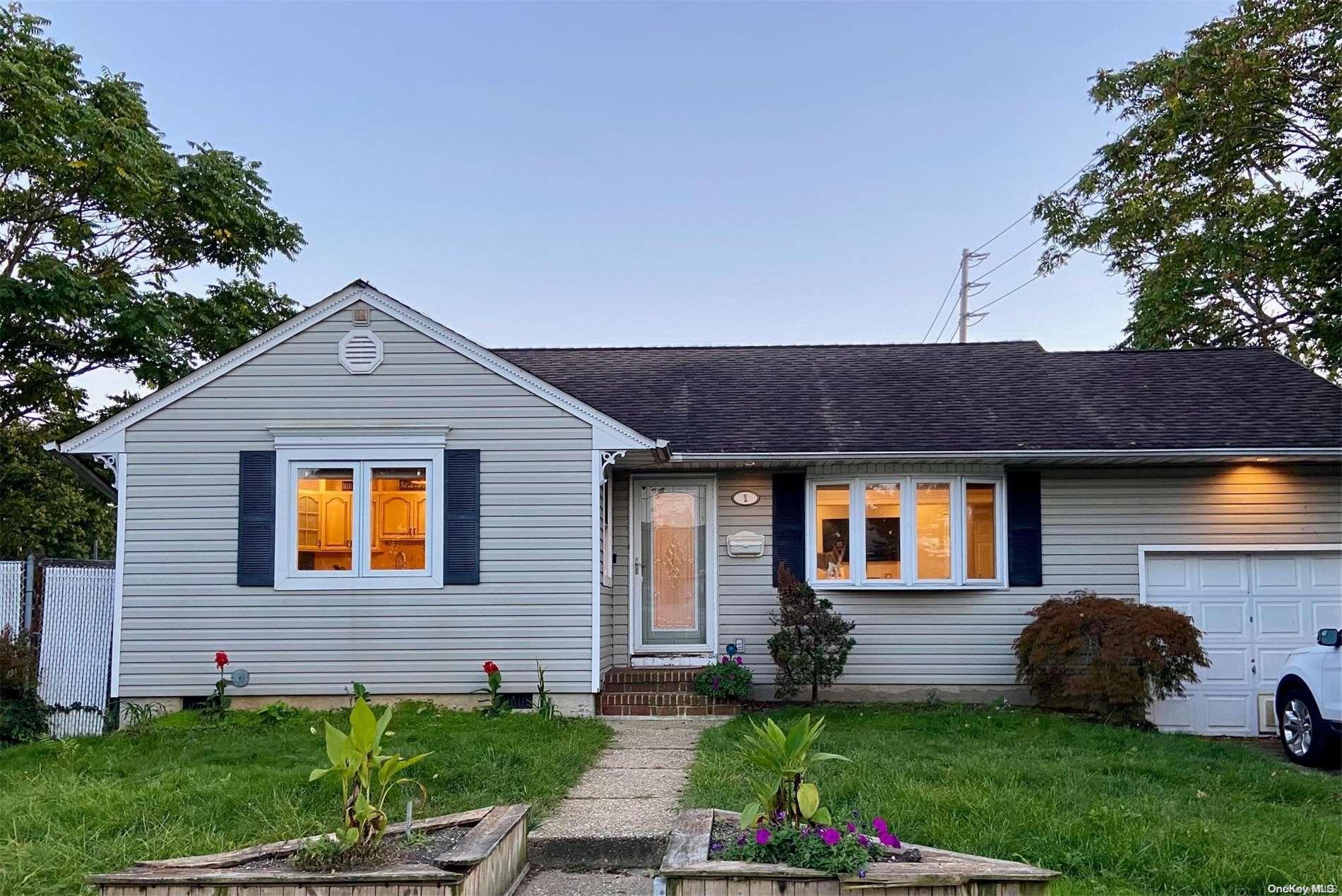 1 Cheryl Road, Massapequa, NY 11758