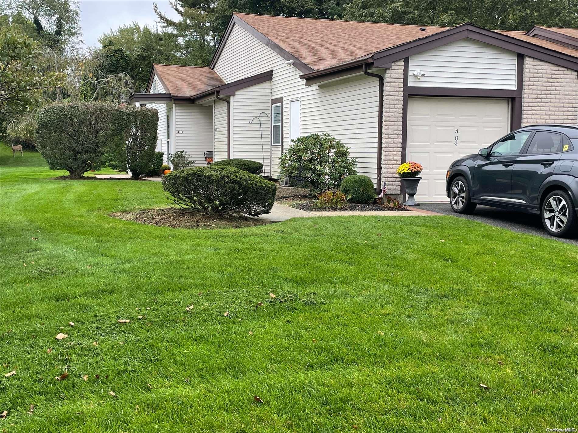 410 E Alden Court # 410, Saint James, NY 11780