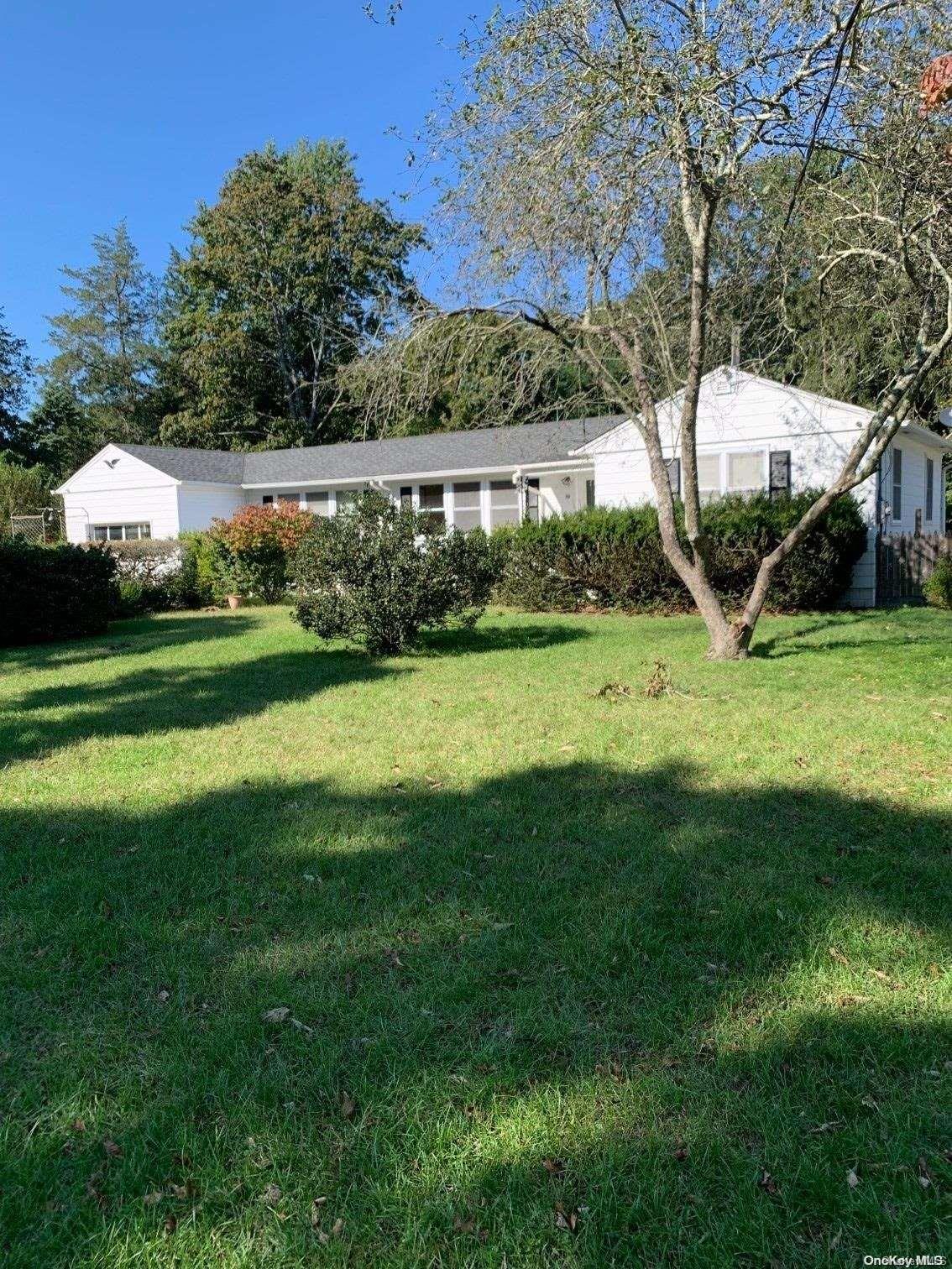 69 W Bay Avenue, Hampton Bays, NY 11946