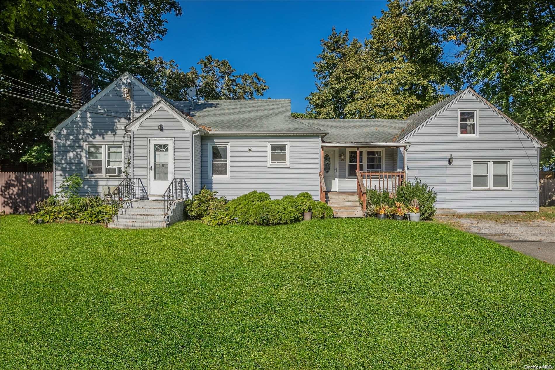 29 Collins Avenue, Kings Park, NY 11754