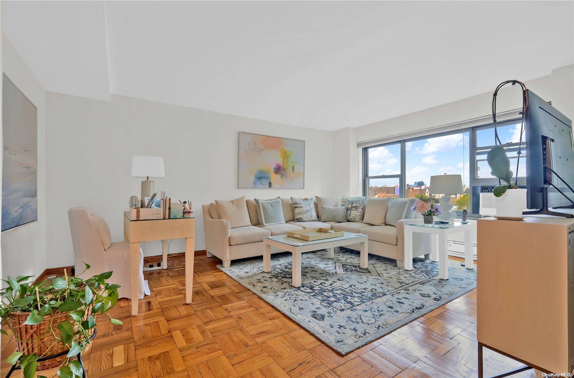 21-20 33rd Road # 8D, Astoria, NY 11106