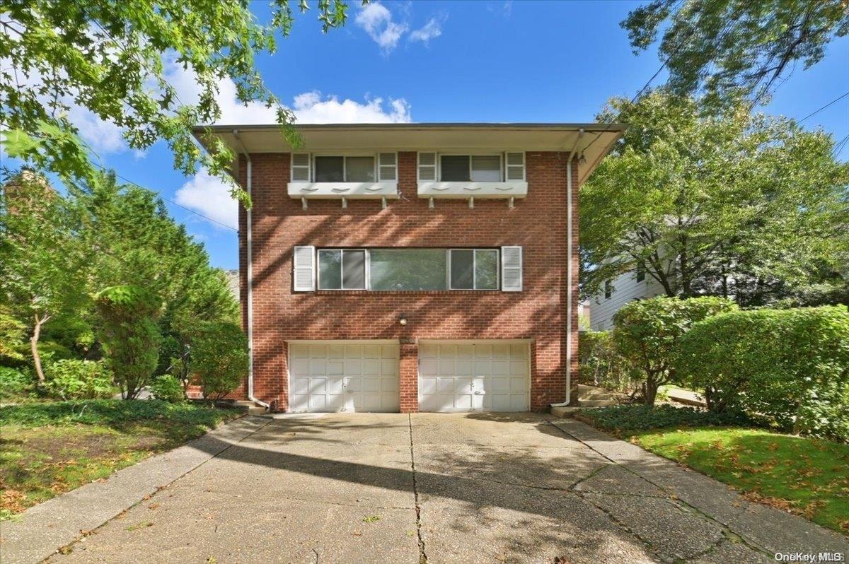 84-05 Midland Parkway, Jamaica Estates, NY 11432