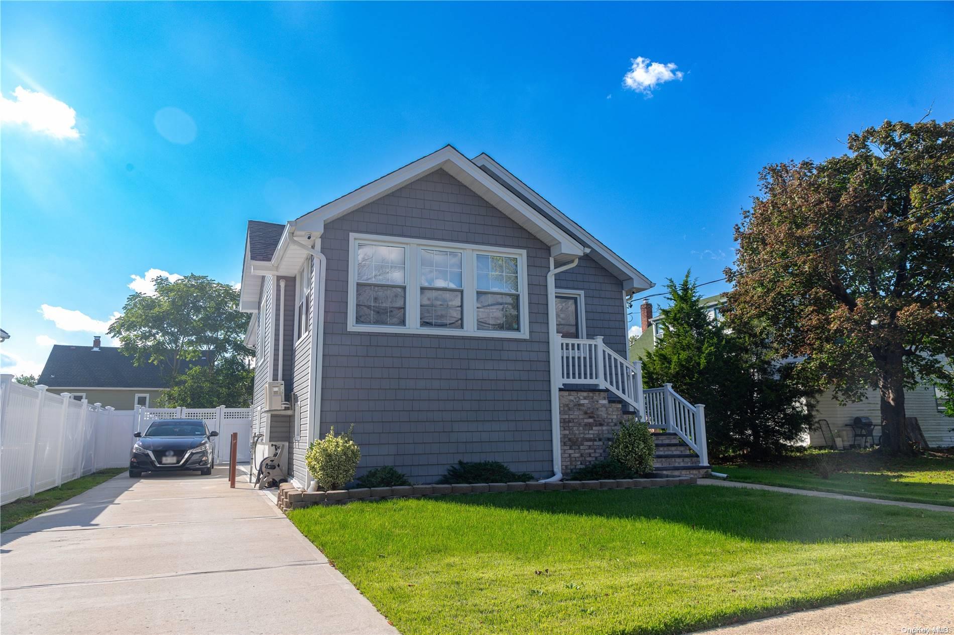 136 East Avenue, Freeport, NY 11520