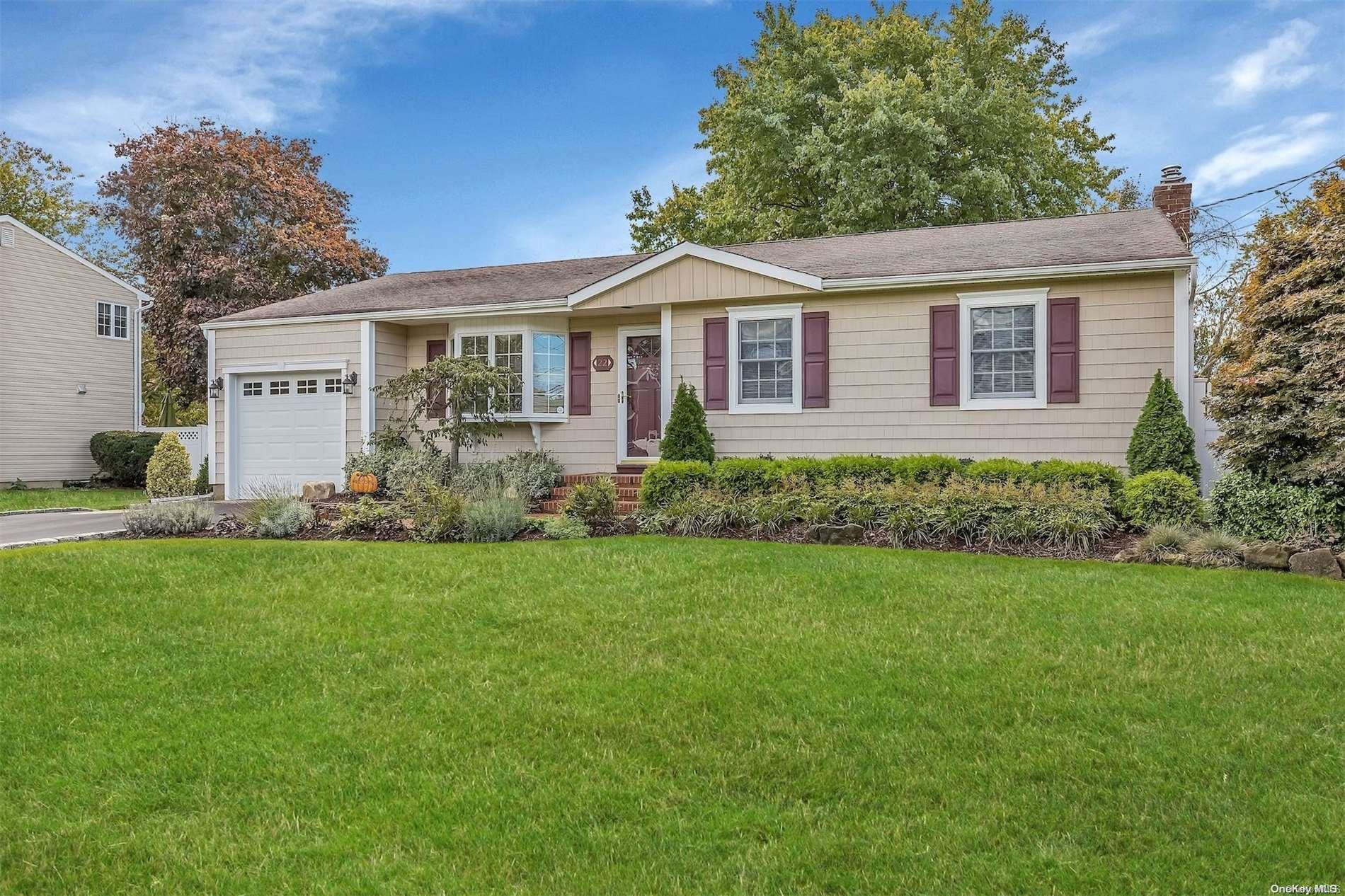 22 Bethesda Lane, Sayville, NY 11782