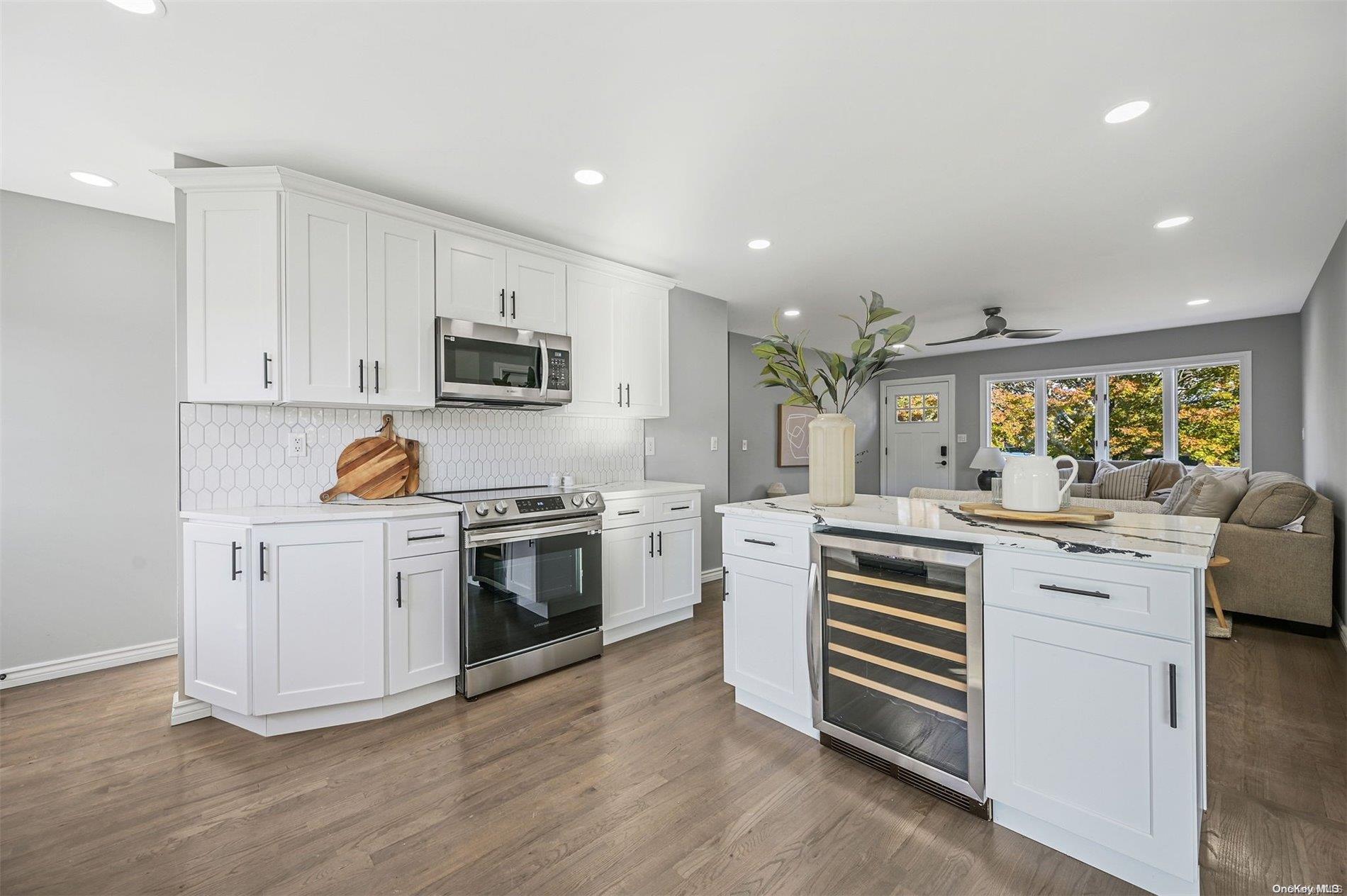 338 N Delaware Avenue, Massapequa, NY 11758