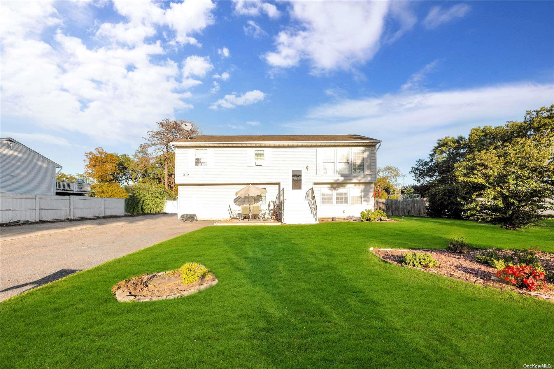 289 Nicoll Avenue, Central Islip, NY 11722