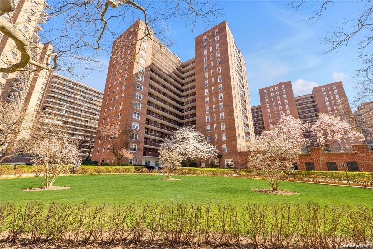 98-20 62 Drive # 14h, Rego Park, NY 11374