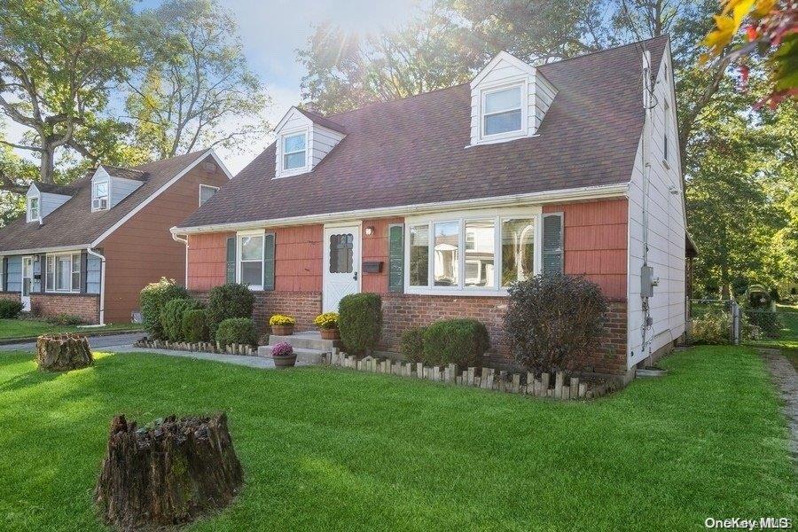 49 Kilburn Avenue, Huntington Station, NY 11746