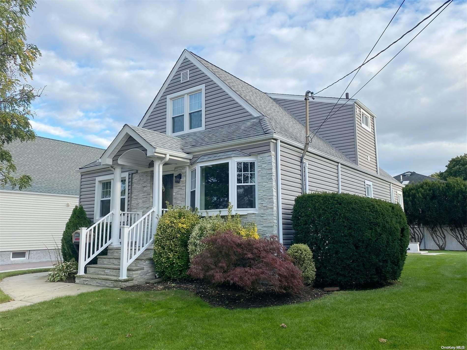 1406 Lincoln Avenue, New Hyde Park, NY 11040