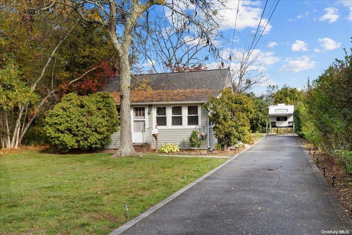 728 Stewart Avenue, Bethpage, NY 11714