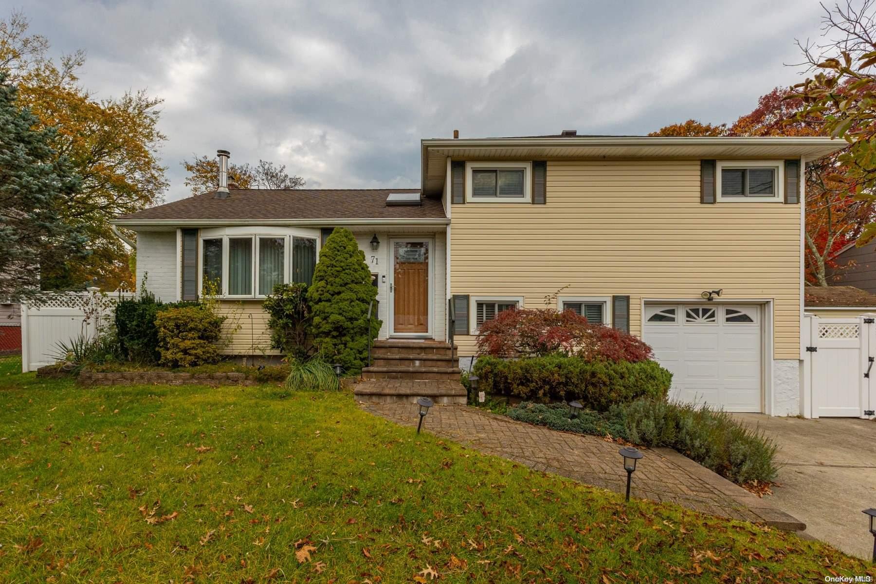 71 Thoreau Road, North Babylon, NY 11703