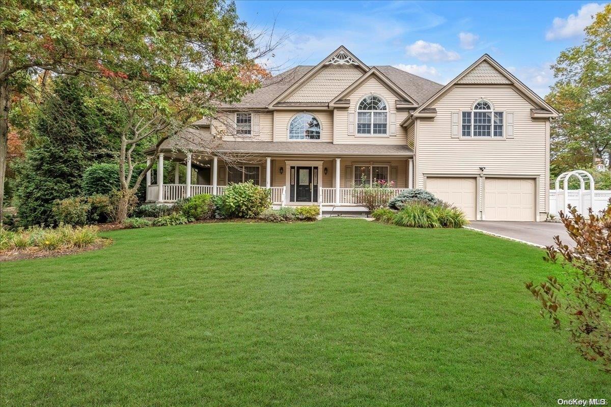 27 Glenview Avenue, Fort Salonga, NY 11768